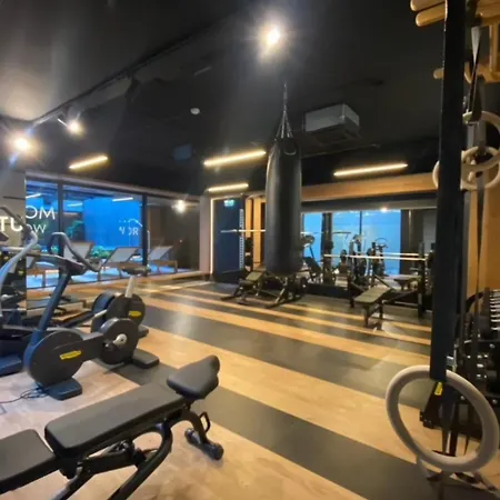 Boulevard Vistula Swimming Pool, Sauna, Gym & Parking * Krakow