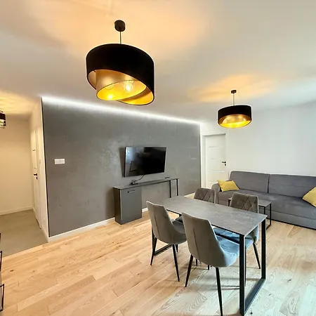 Boulevard Vistula Swimming Pool, Sauna, Gym & Parking