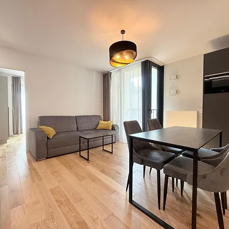 Boulevard Vistula Swimming Pool, Sauna, Gym & Parking