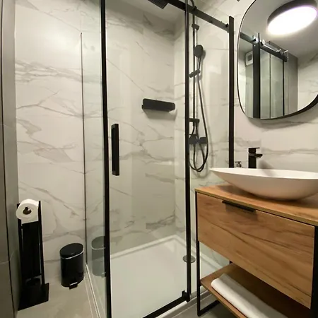 Apartment Boulevard Vistula Swimming Pool, Sauna, Gym & Parking *